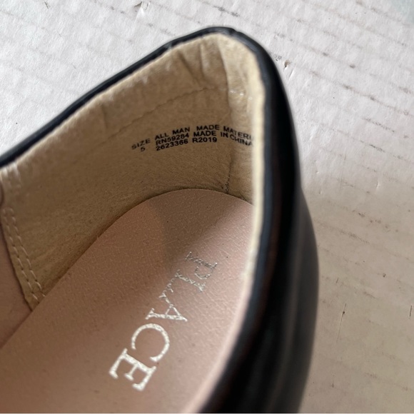 Girls Uniform Embroidered Cat Shoes Children’s Place - Picture 7 of 7